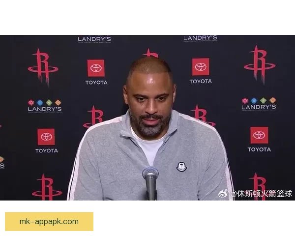 乌度卡透露范弗利特尚未参加对抗训练复出仍遥遥无期