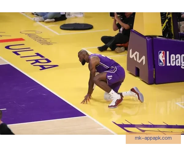 詹姆斯14中13创里程碑湖人七连胜击败火箭东契奇砍40分KD18分领衔表现